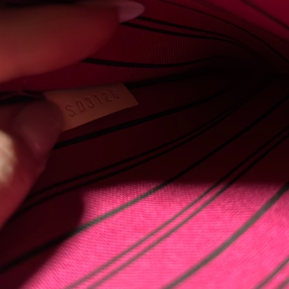 $500 Louis Vuitton neverfull pouch only! - Picture 5 of 6
